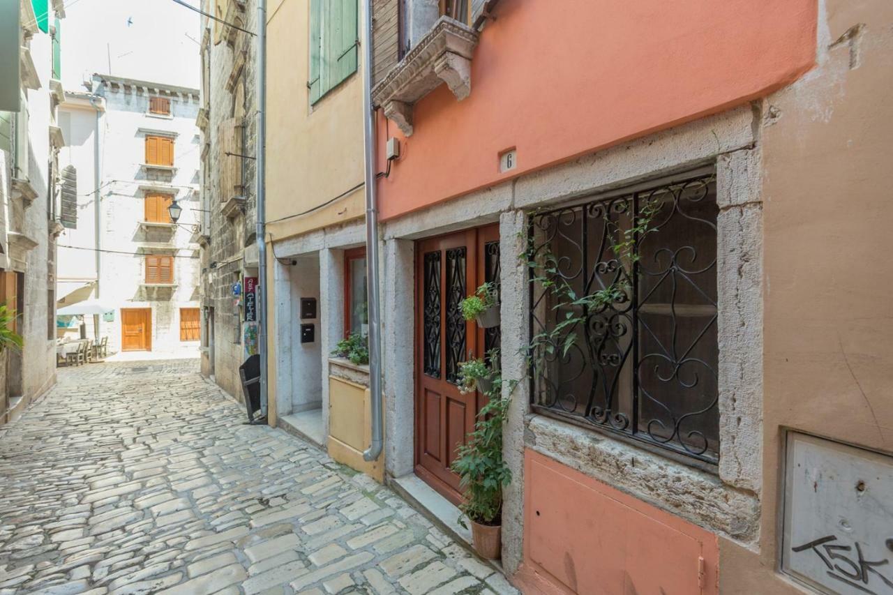 Studio Yellow Flower Rovinj Exterior photo